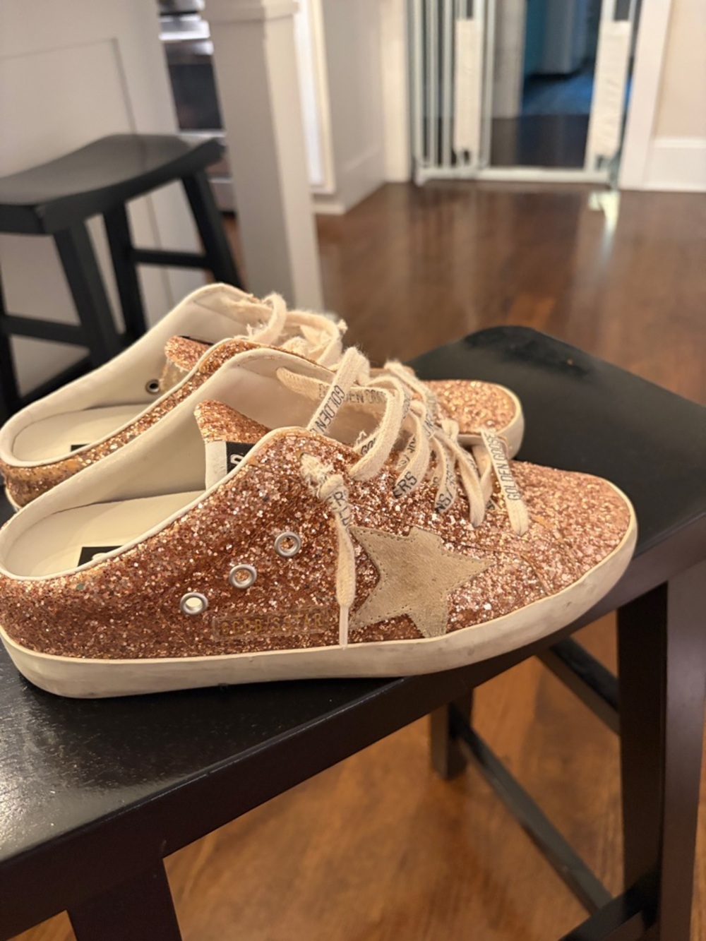 GOLDEN GOOSE Low-Top Sneakers in Rose Gold - Picture 1 of 4